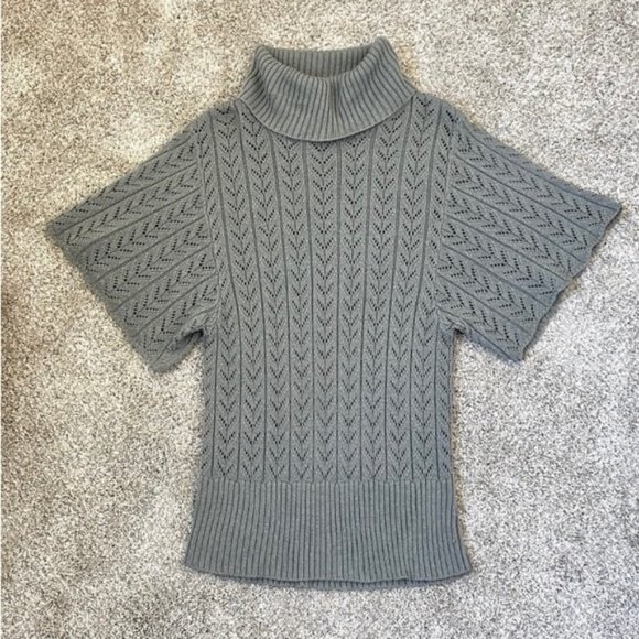 Dex cowl neck soft knit grey pullover short sleeve sweater. Women's size L - Picture 3 of 7
